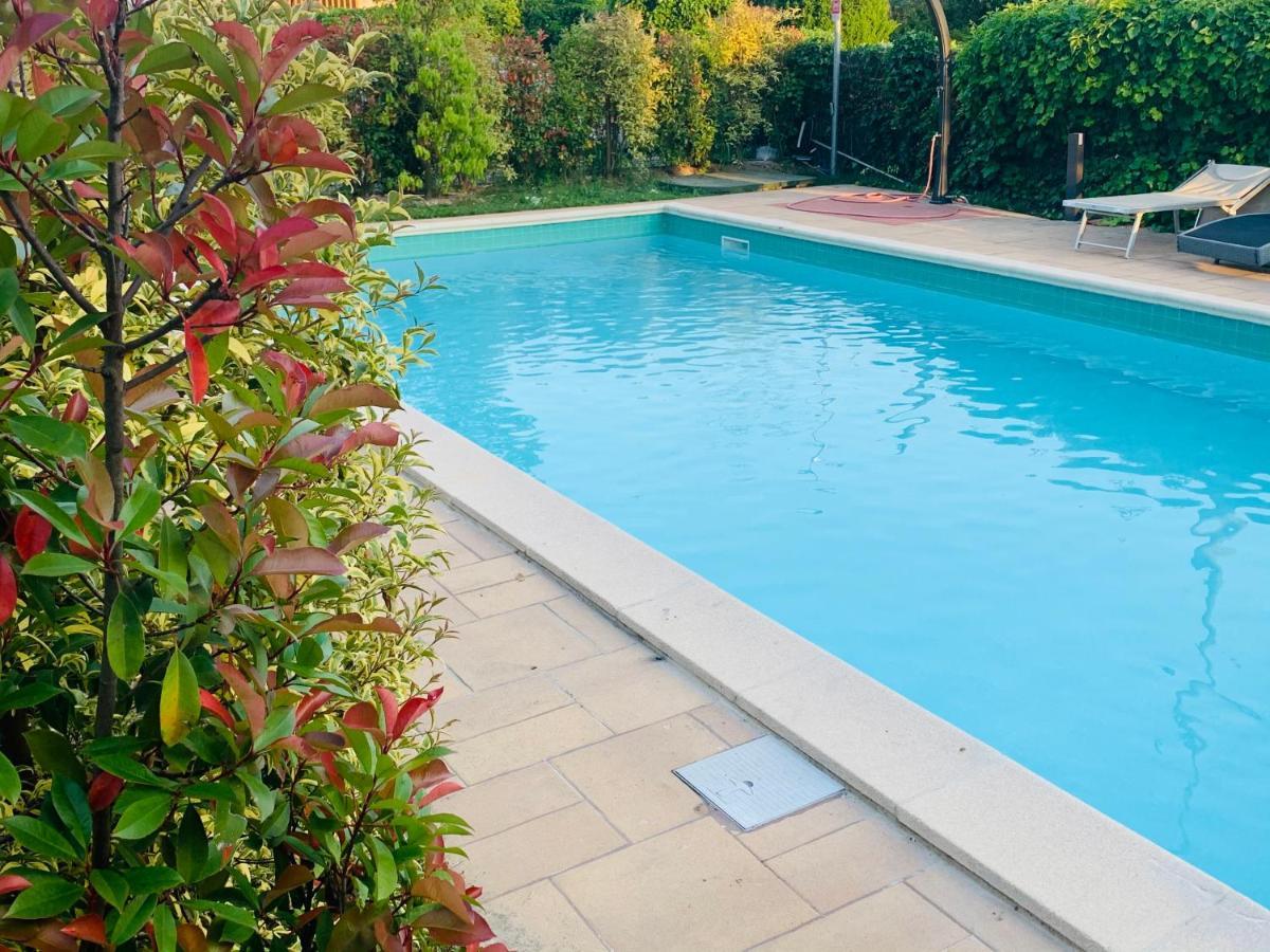 Charming Attic Apartment With Balcony & Swimming Pool Desenzano del Garda Exteriér fotografie