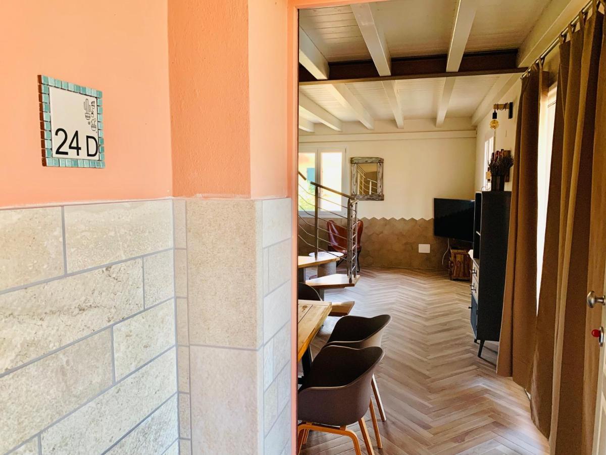 Charming Attic Apartment With Balcony & Swimming Pool Desenzano del Garda Exteriér fotografie