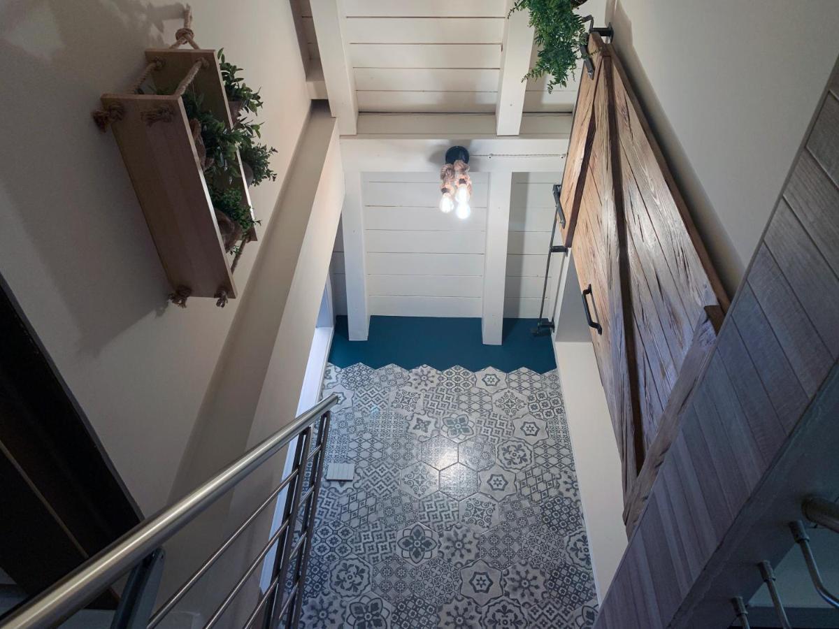 Charming Attic Apartment With Balcony & Swimming Pool Desenzano del Garda Exteriér fotografie