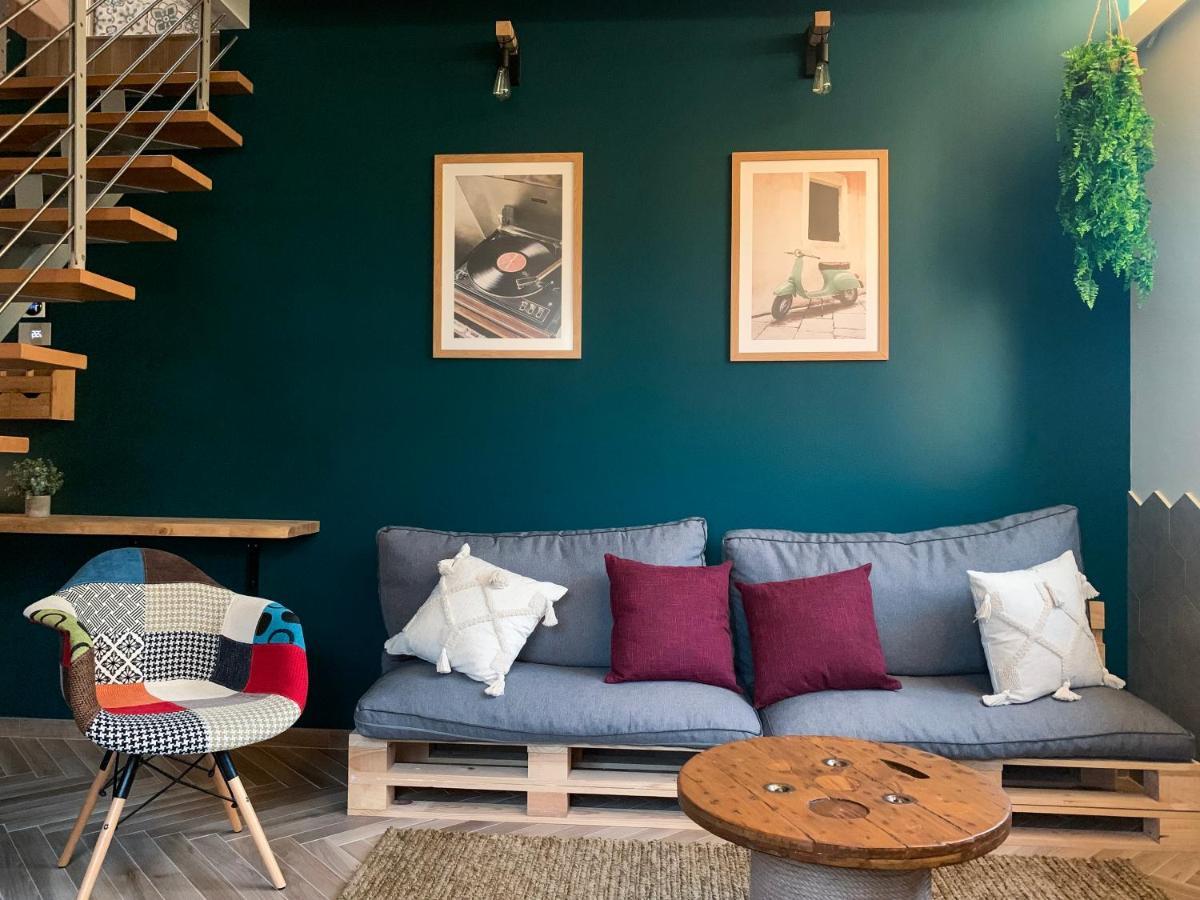 Charming Attic Apartment With Balcony & Swimming Pool Desenzano del Garda Exteriér fotografie